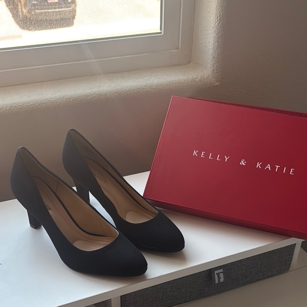 Kelly & Katie Black Stiletto Heels